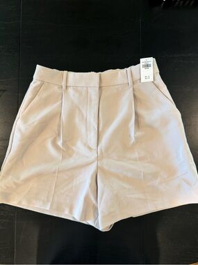 Abercrombie & Fitch High Waisted Shorts M - NWT